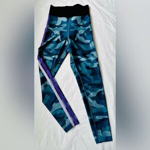 Ultracor x Barry’s Bootcamp Blue Micro Camo Striped Easy Ultra High Legging